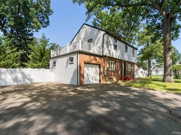 329 E Euclid Street, Valley Stream, NY 11580
