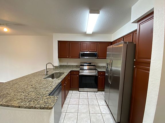 4th image of 13941 Fairway Island Dr #1-716