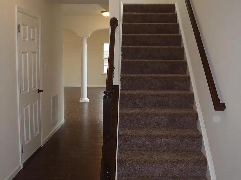 24 Delano Dr — Photo 8