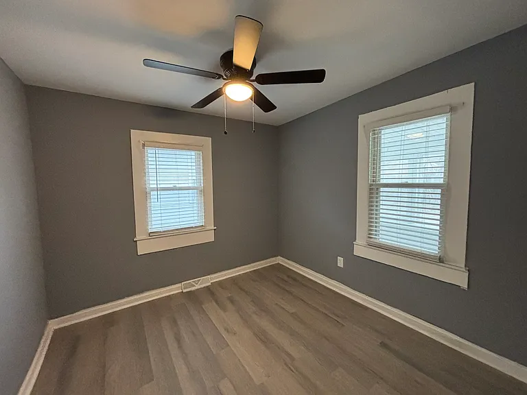 2510 Essex Ave — Photo 12