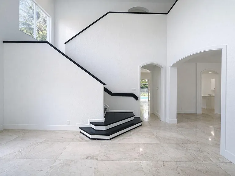 2013 Harbor View Cir — Photo 11