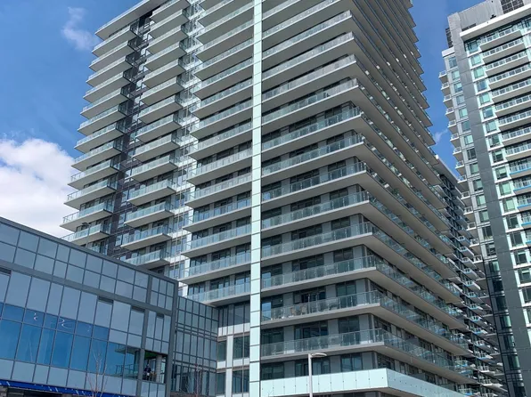 4675 Metcalfe Ave #610, Mississauga, ON L5M 4N7