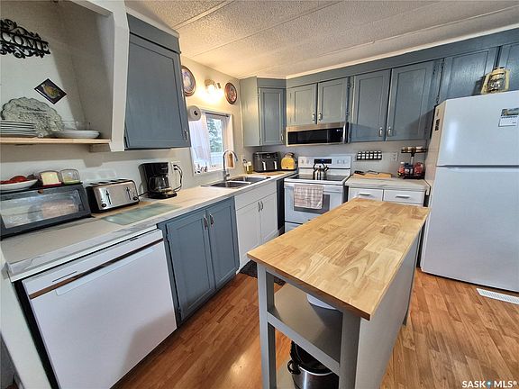 5th image of 211 Prairie Street