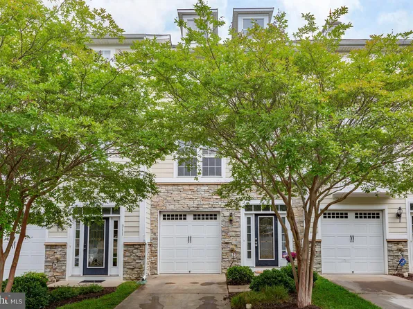 309 Monroe Point Dr, Colonial Beach, VA 22443