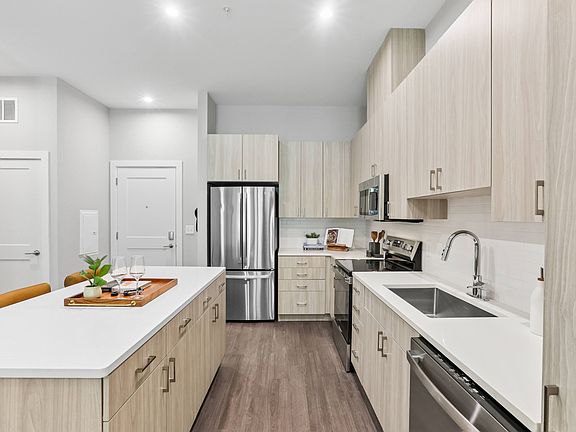 2nd image of 4851 Ellin Rd #342