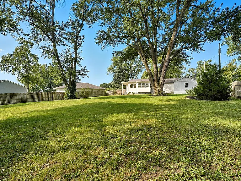 3605 SW Pryor Rd — Photo 20