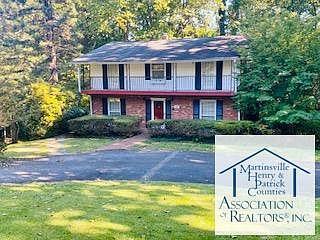 1st image of 100 Park Ct
