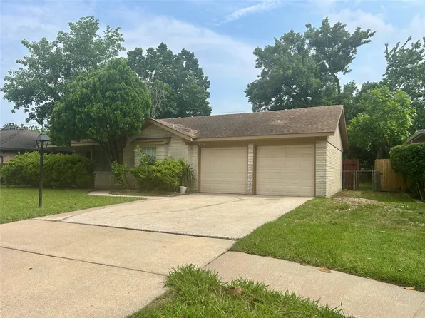 10655 Northbrook Dr, Houston, TX 77043