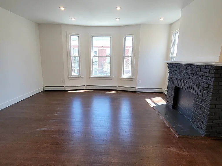 682 Whitney Ave #2 — Photo 6