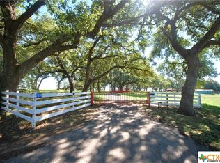 2330 Baca Loop, Flatonia, TX 78941