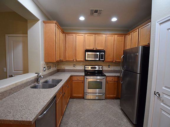 3rd image of 601 S Buena Vista Ct