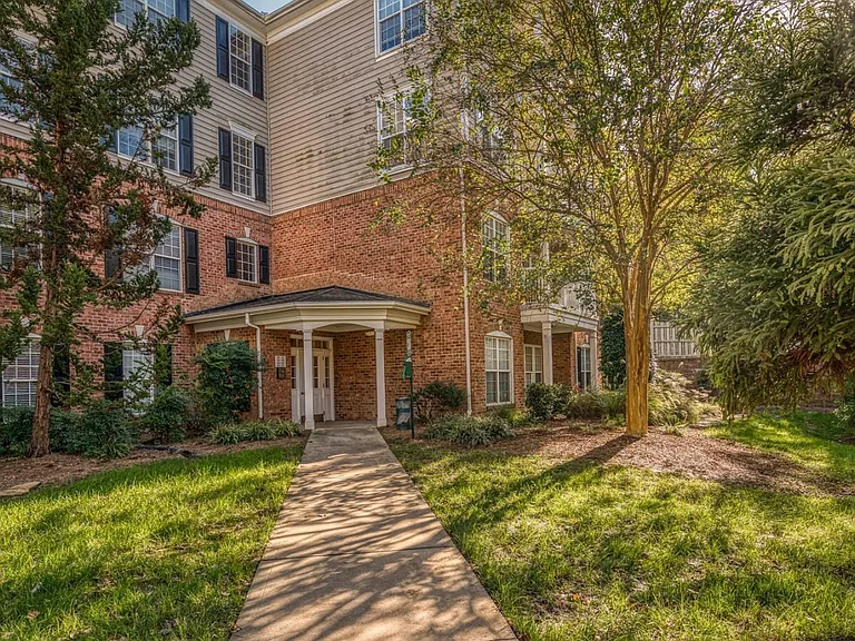 3246 Margellina Dr — Photo 41