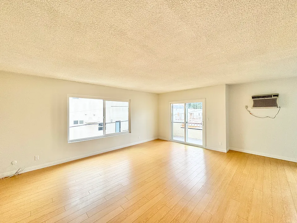 930 S Shenandoah St #10