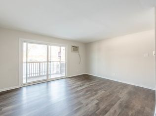 5752 W 128th St #103, Crestwood, IL 60445