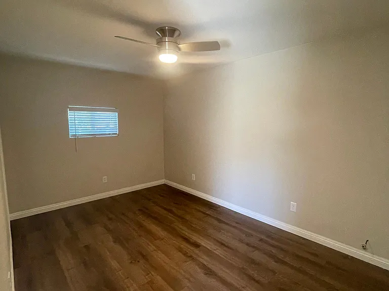 907 Campus Ave #A — Photo 9