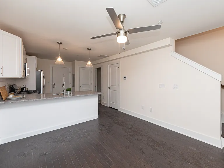 2445 N Front St #3 — Photo 12