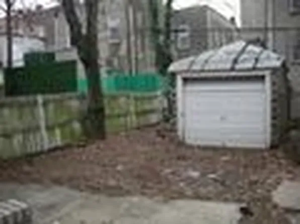 30 Lamont Ct, Brooklyn, NY 11225