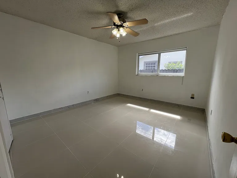 821 NW 23rd Ave — Photo 6