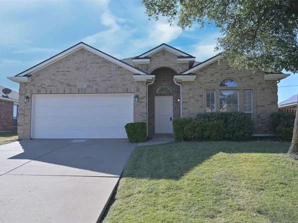 1213 Spanish Moss Dr, Burleson, TX 76028