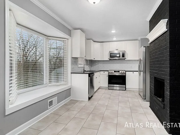 7641 Falmouth St — Photo 9