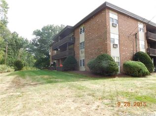 81 Balance Rock Rd APT 4, Seymour, CT 06483