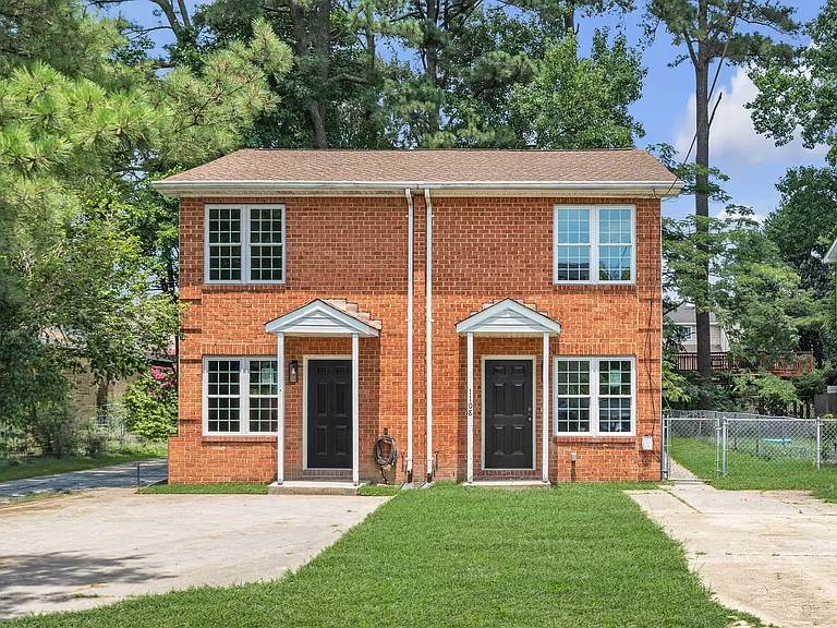 1108 Carver Ave — Photo 2