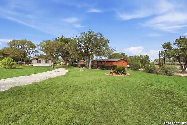 4 bed, 2.0 bath, 2432 sqft, $2,100 — Photo 3