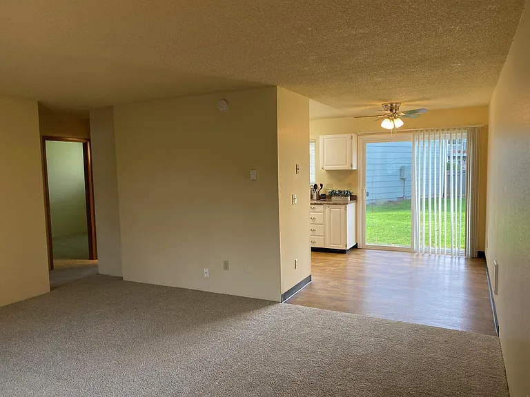 8858 SE Flavel St — Photo 4