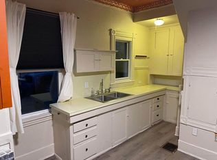 11 Clinton St, Milo, ME 04463