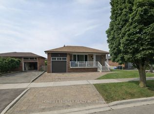 31 Dundee Dr, Toronto, ON M3J1H7