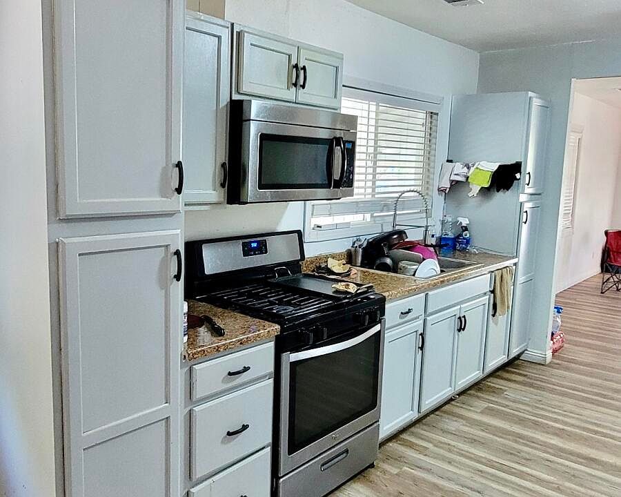 2nd image of 108 S H Street