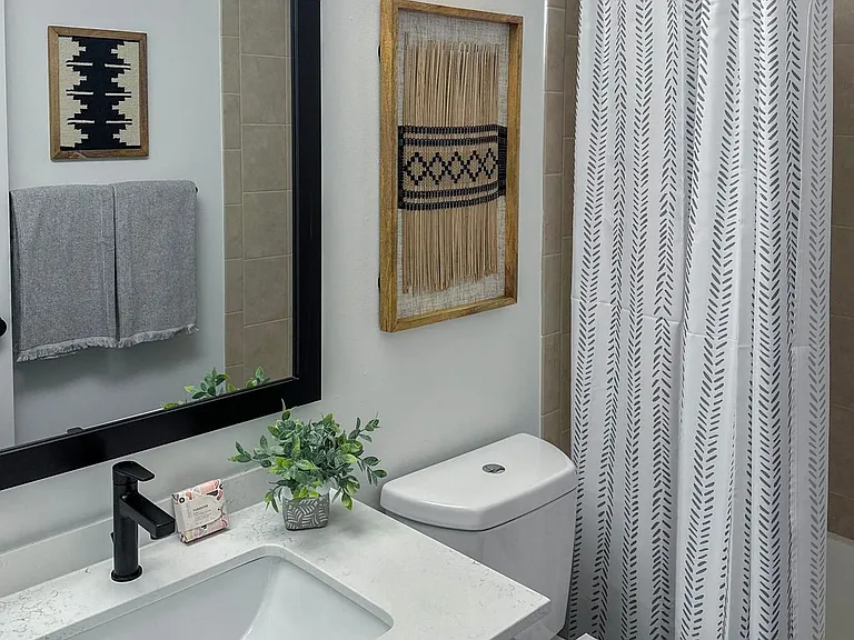 Green Trails Apartments — Photo 32