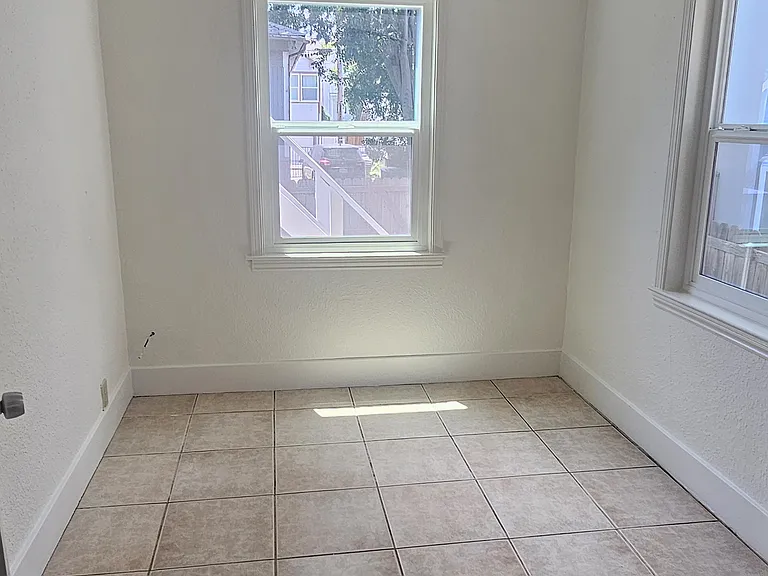 1224 E St — Photo 14