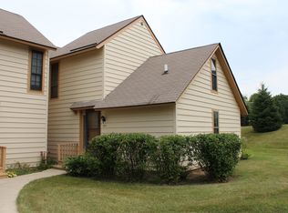 601 Dunham Rd, Gurnee, IL 60031