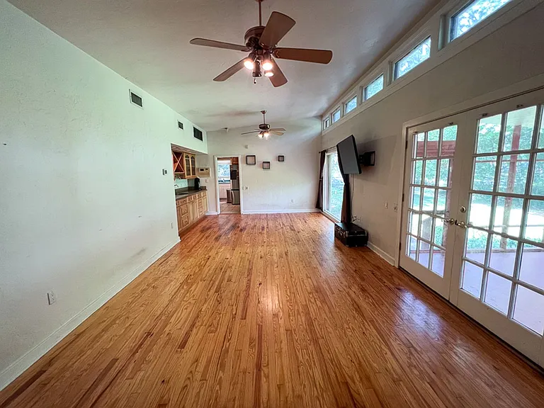 411 NW 26th St — Photo 14
