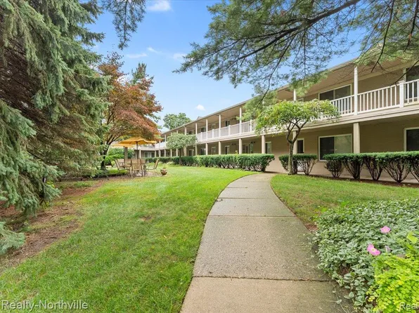 475 S Adams Rd, Birmingham, MI 48009