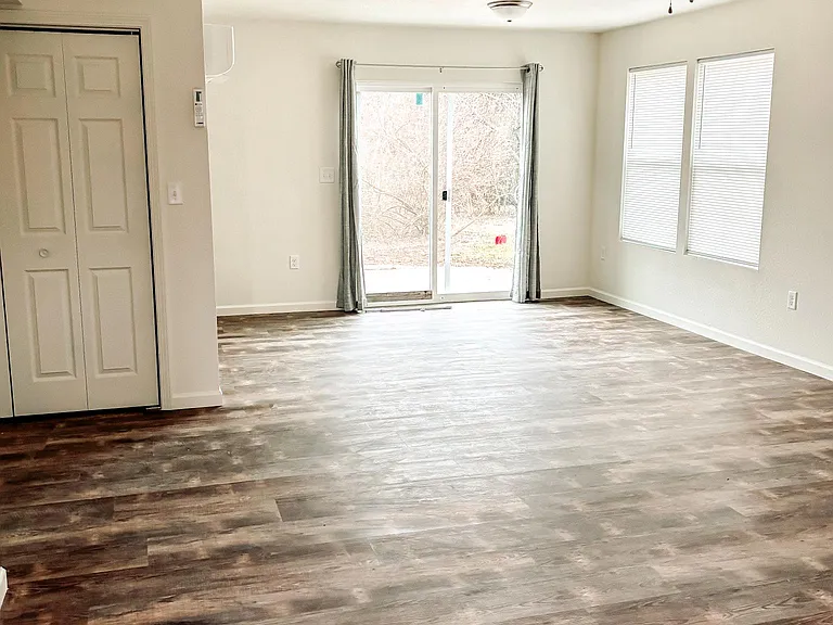 405 Hillcrest Dr #A — Photo 11