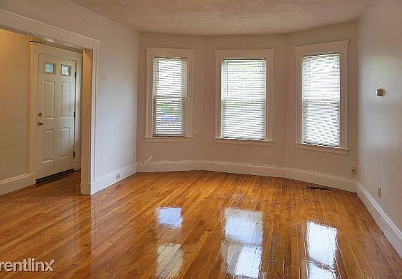 383 Crescent St. #383-01 Waltham Shared Unit Photo 10