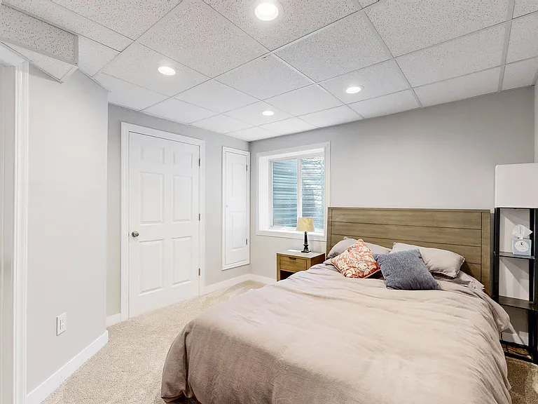 2560 Concord Cir — Photo 23
