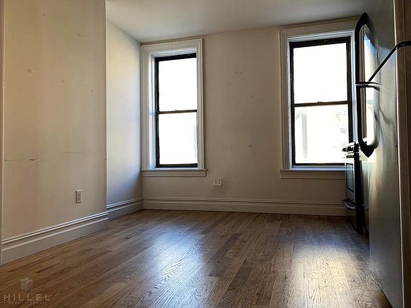 3rd image of 2305 30th Ave APT C10