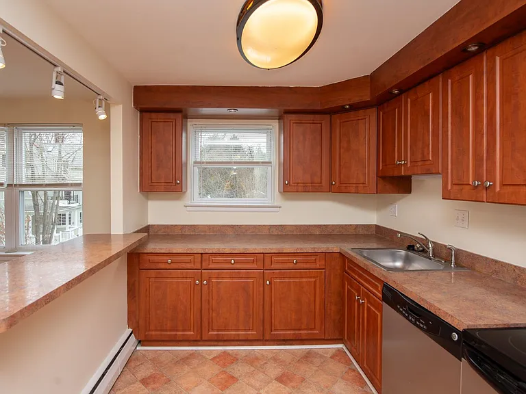 Eli Whitney Apartments — Photo 31