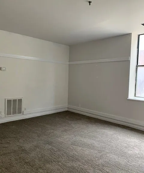 Crafts House — Photo 18