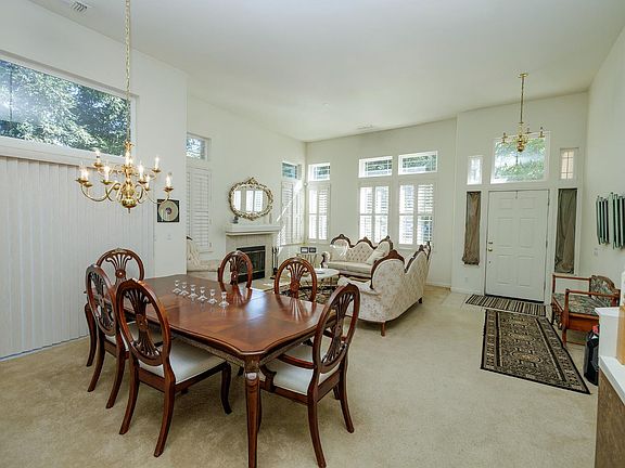 5th image of 2889 Doral Way