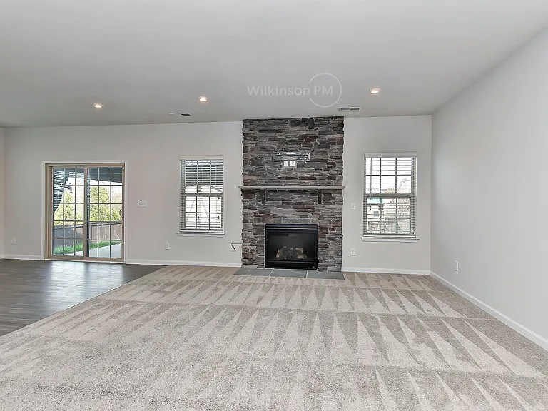 1868 Scarbrough Cir — Photo 7