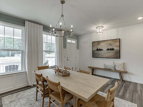 Eastlyn Crossing - Savoy Interior Image 4