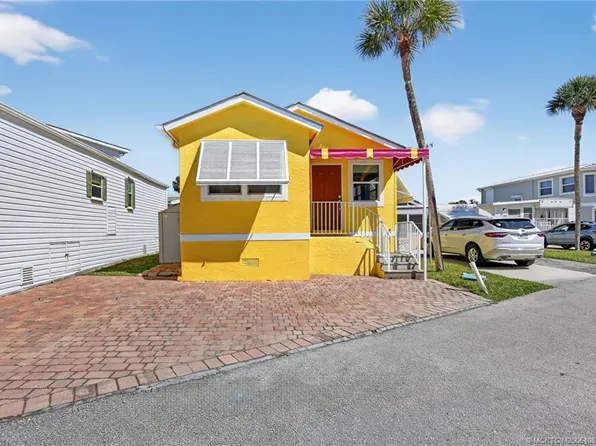 630 Nettles Blvd, Jensen Beach, FL 34957