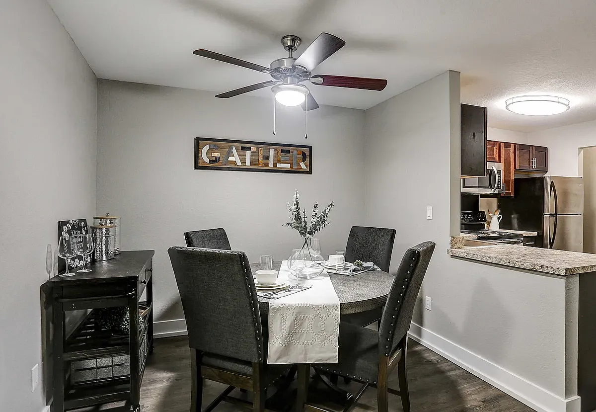Pine Ridge Apartments — Photo 3