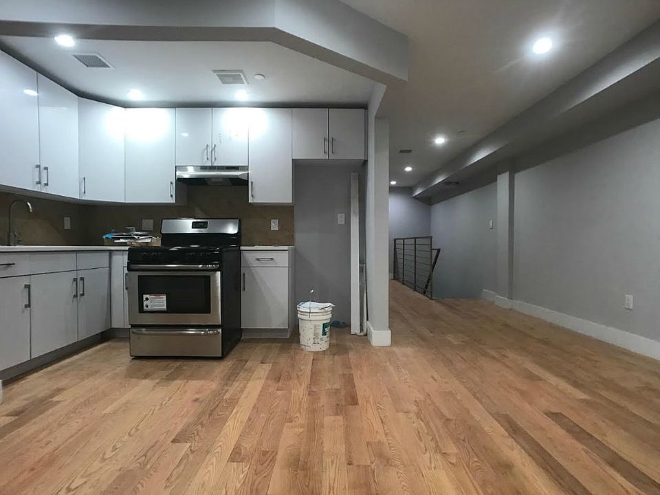 1st image of 270 Clifton Pl #11