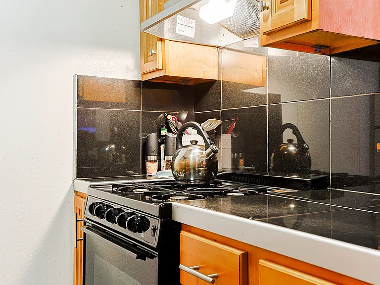 2211 Green St #C1 — Photo 3