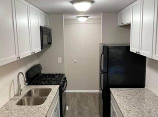 6000 Nob Hill Dr, Chagrin Falls, OH 44022